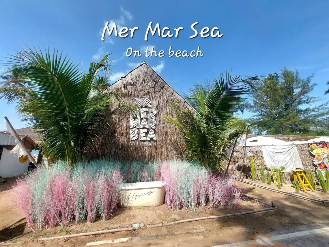 Mer Mar Sea 𝙊𝙣 𝙏𝙝𝙚 𝘽𝙚𝙖𝙘𝙝