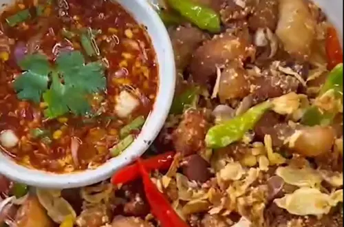 หมูทอดข้าวคั่วน้ำจิ้มแจ่ว