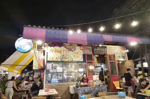 "สเต็กบุญมี" ตลาดนัดรถไฟศรีนครินทร์